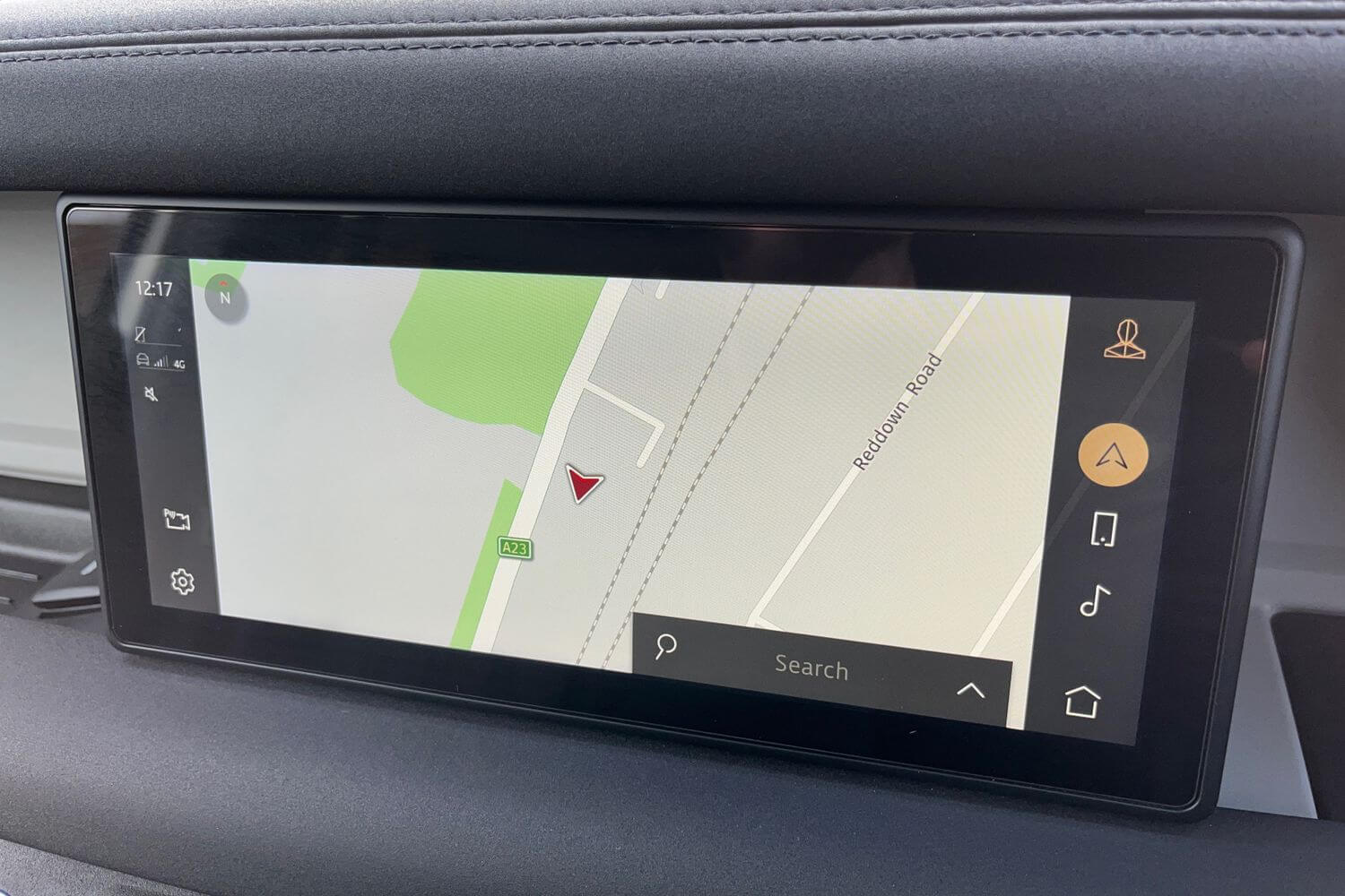 Land Rover DEFENDER thumbnail image number 32