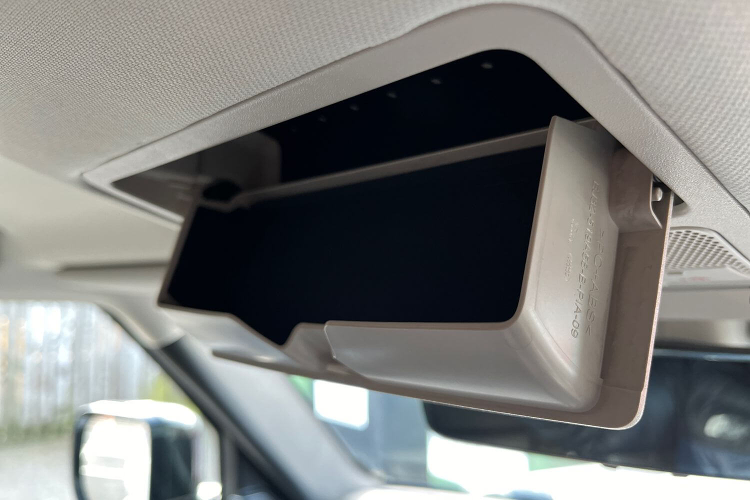 Land Rover DEFENDER thumbnail image number 38