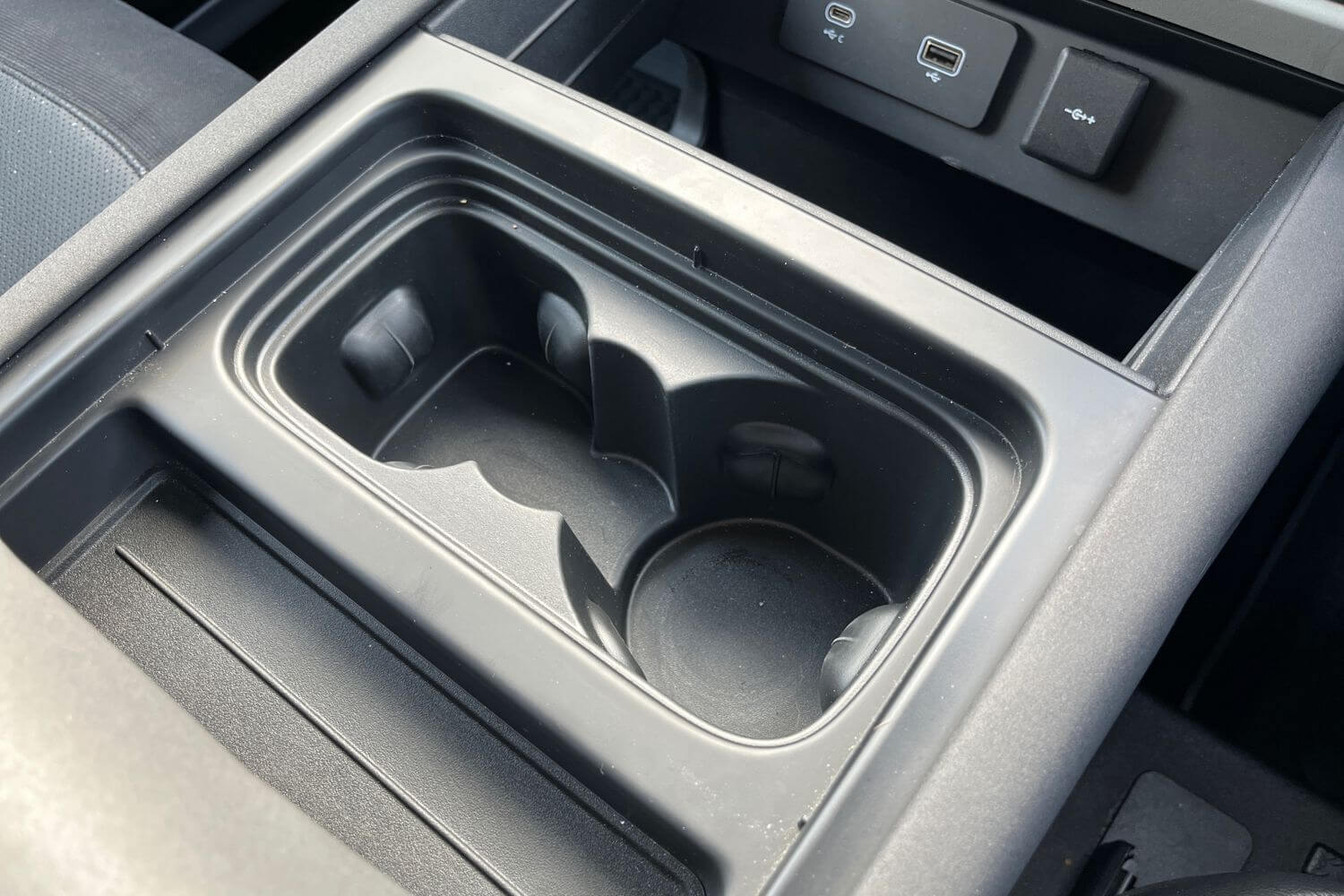 Land Rover DEFENDER thumbnail image number 39