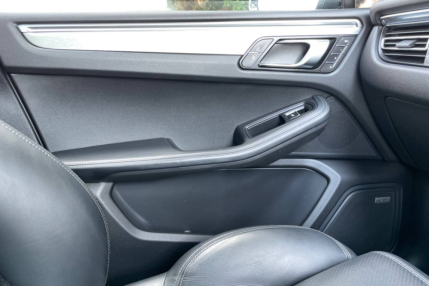 Porsche MACAN thumbnail image number 14