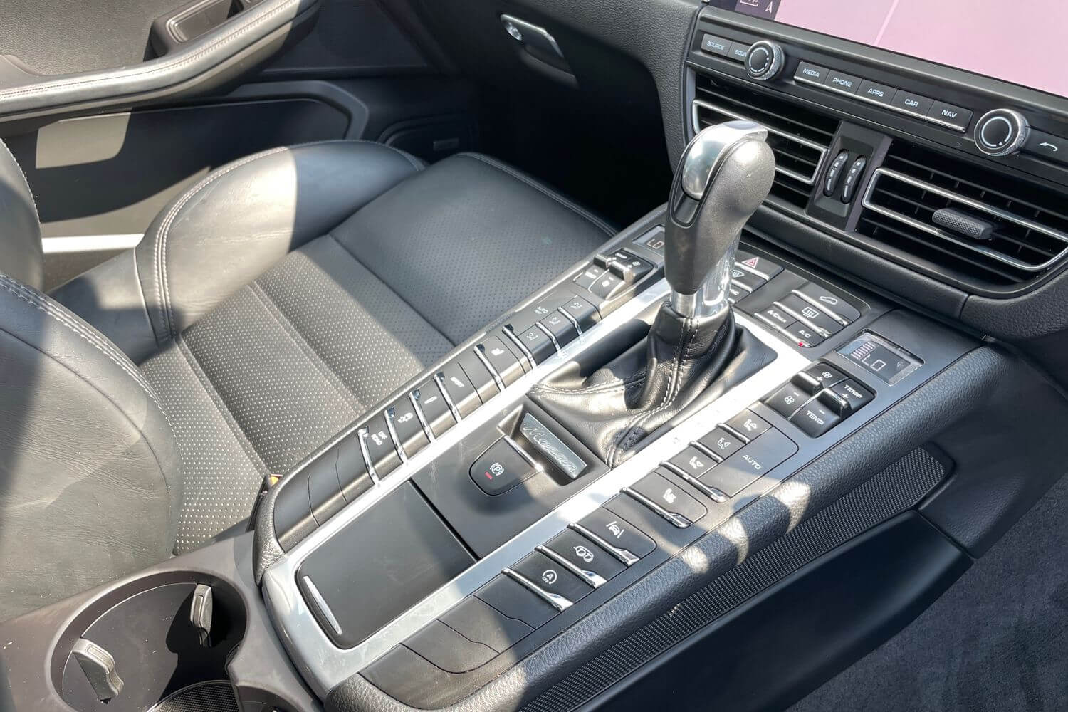 Porsche MACAN thumbnail image number 15