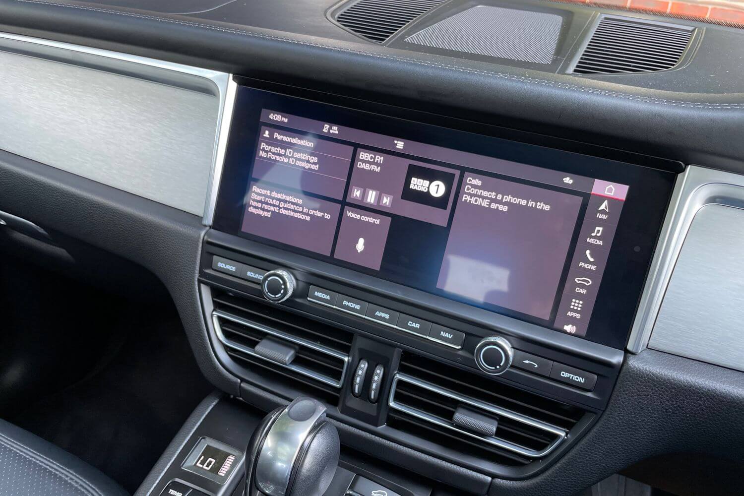 Porsche MACAN thumbnail image number 19