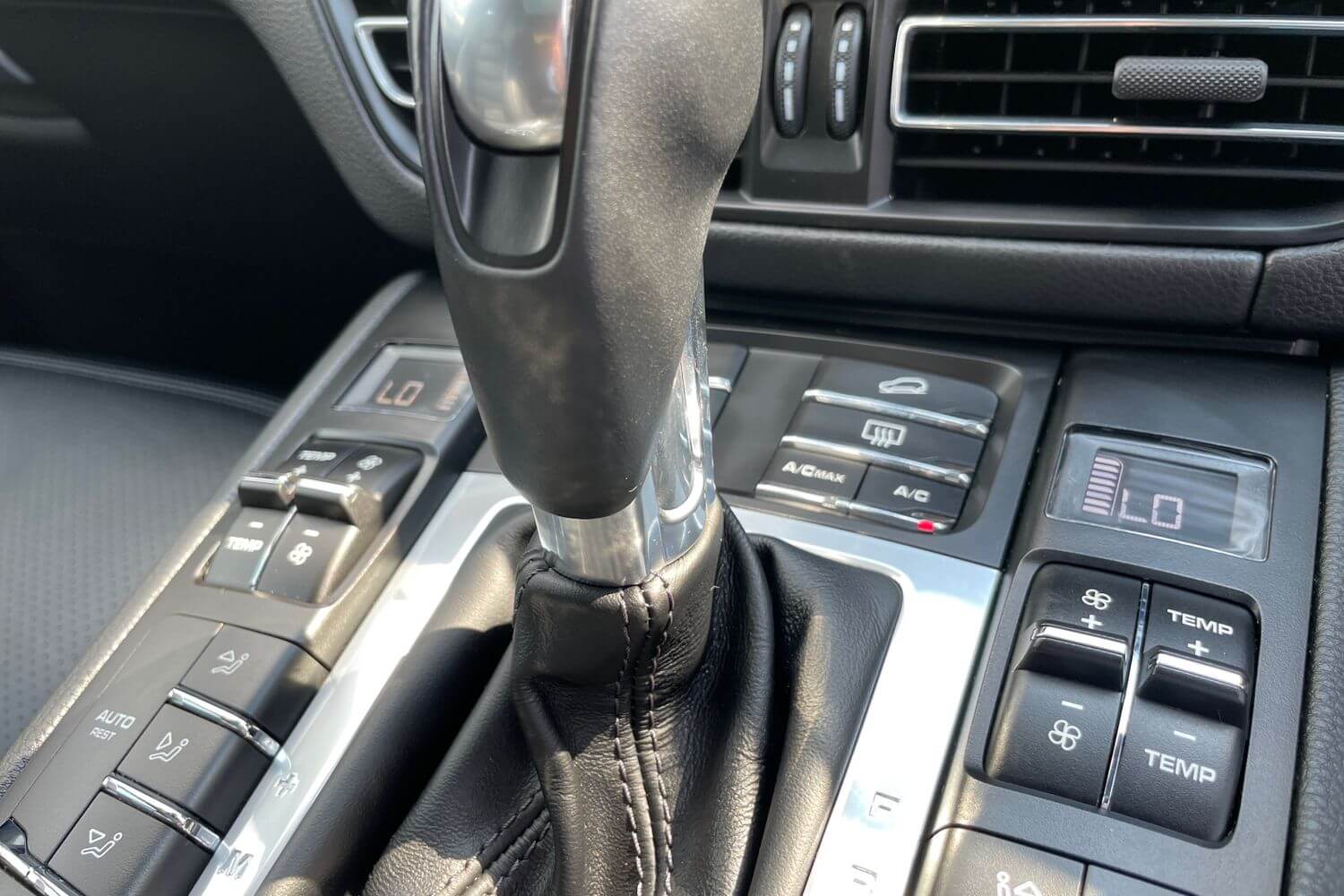 Porsche MACAN thumbnail image number 20