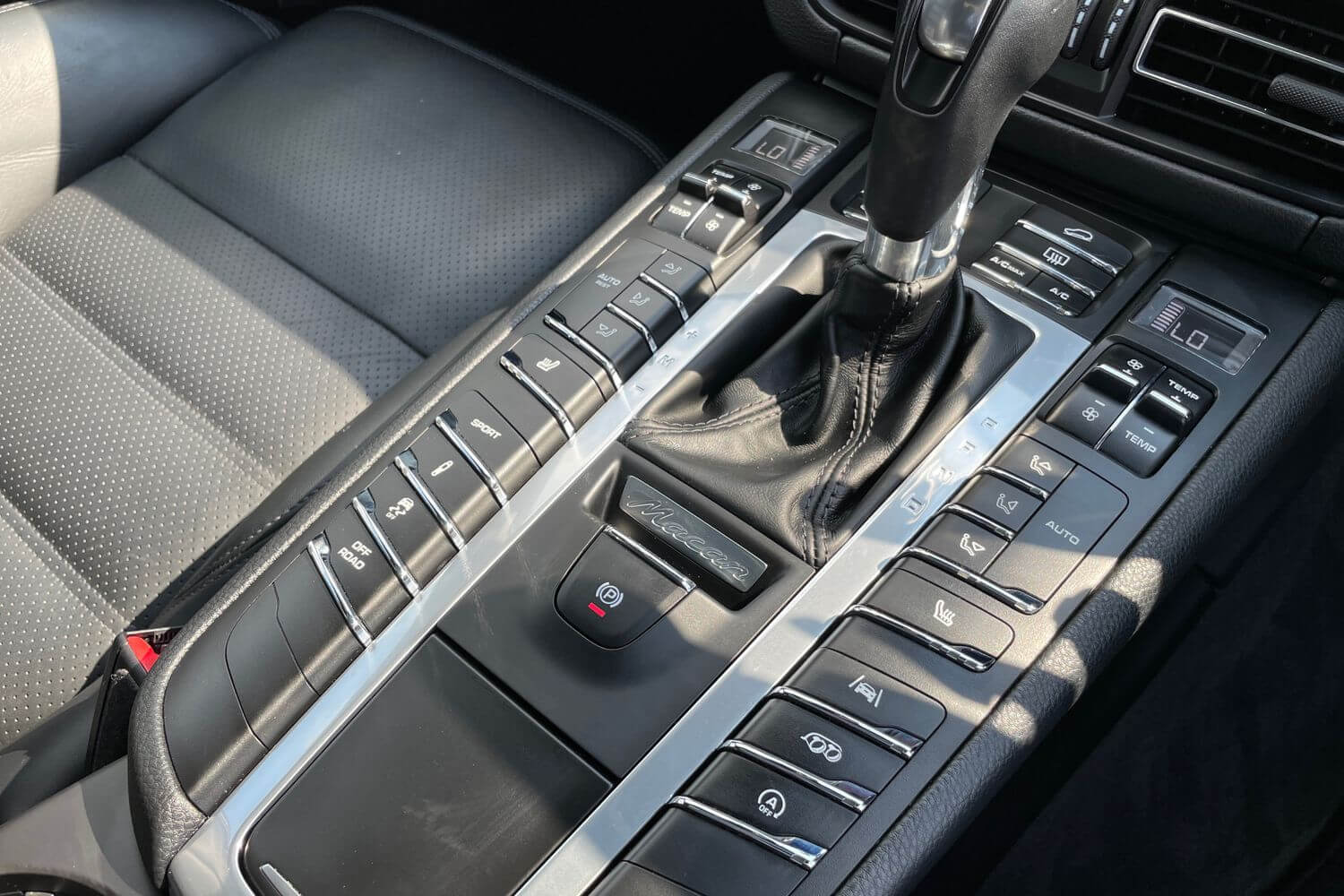 Porsche MACAN thumbnail image number 21