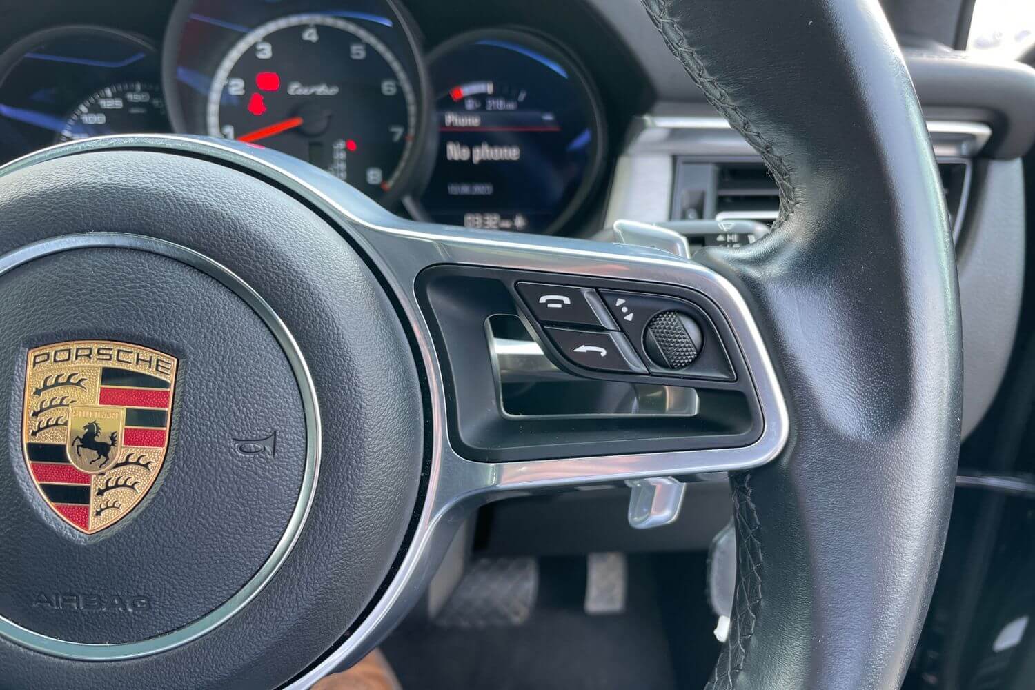 Porsche MACAN thumbnail image number 24