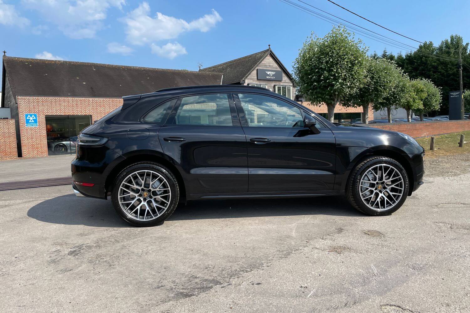 Porsche MACAN thumbnail image number 32