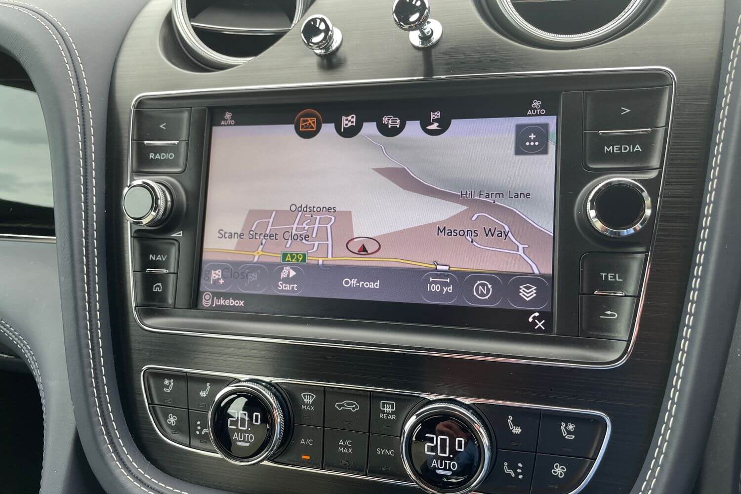 Bentley BENTAYGA thumbnail image number 17