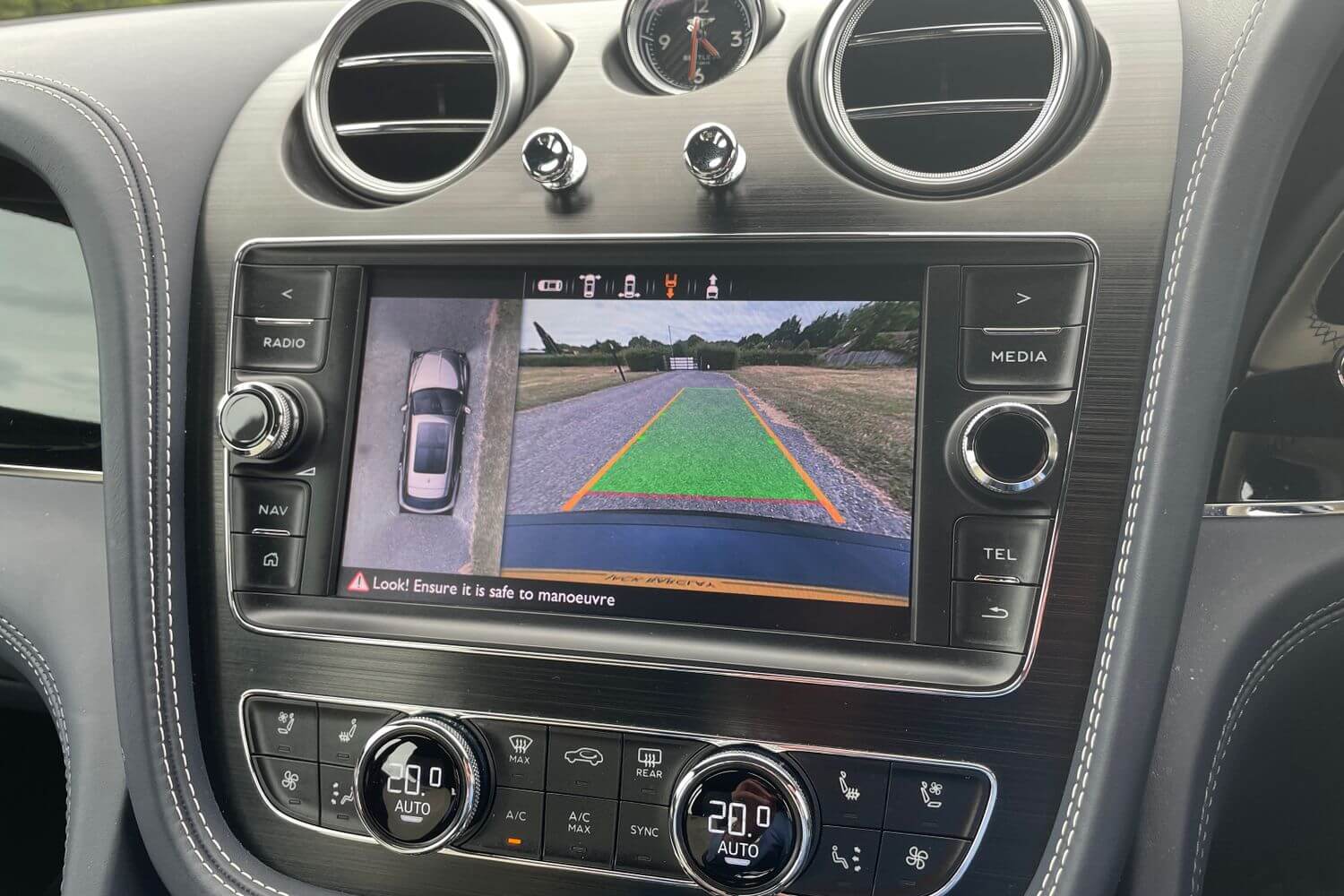 Bentley BENTAYGA thumbnail image number 18