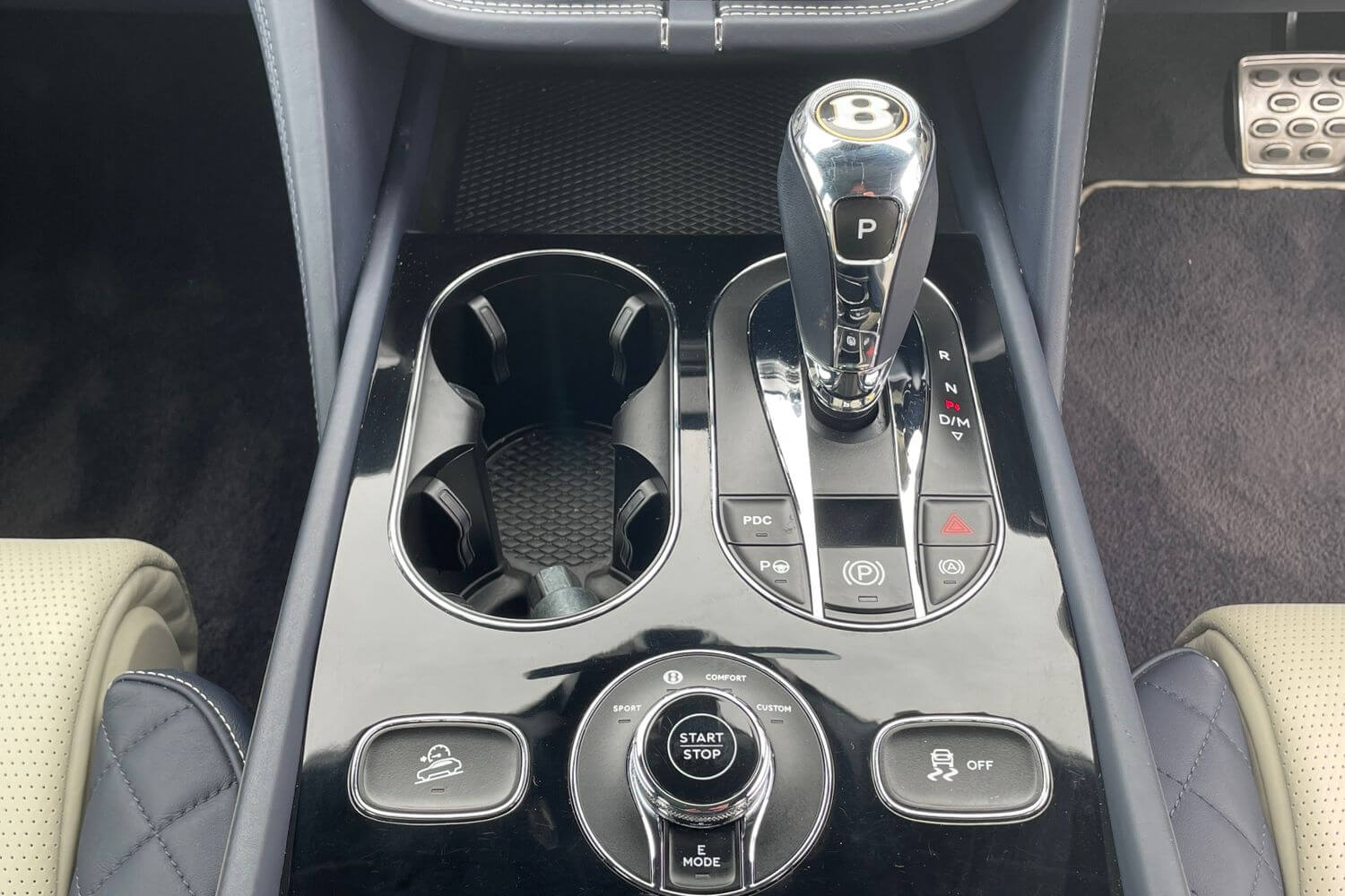 Bentley BENTAYGA thumbnail image number 21