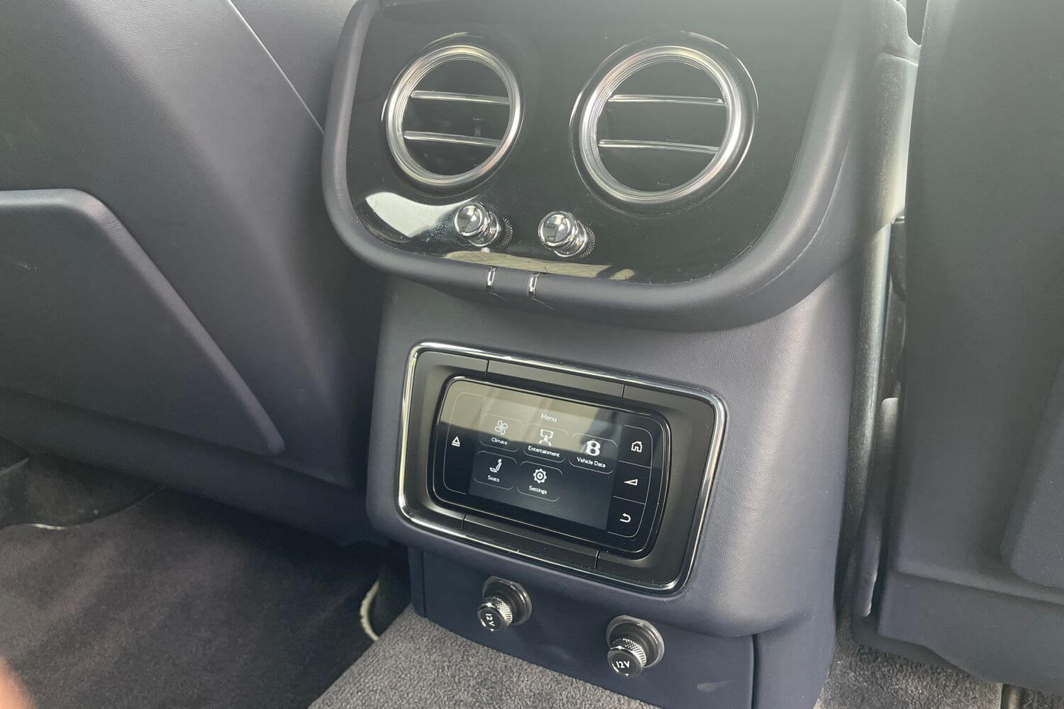 Bentley BENTAYGA thumbnail image number 28