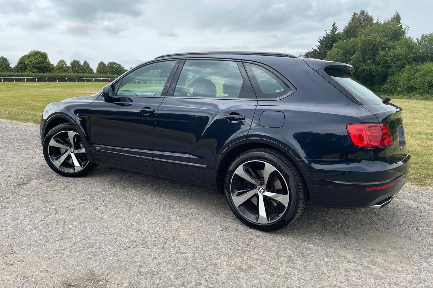 Bentley BENTAYGA thumbnail image number 29