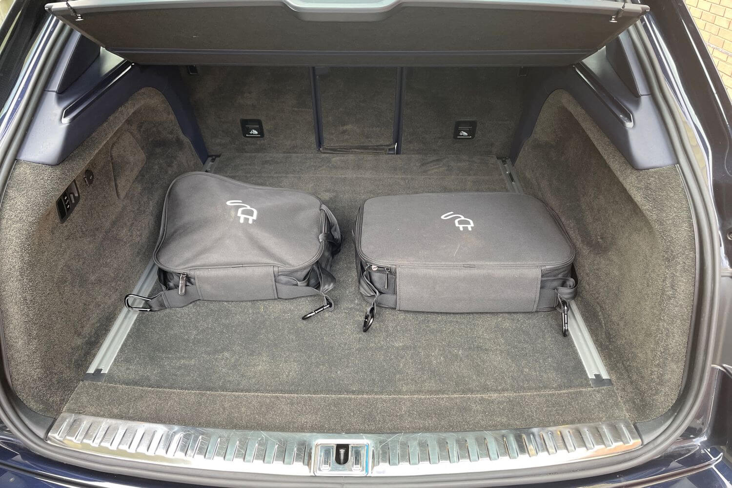 Bentley BENTAYGA thumbnail image number 30