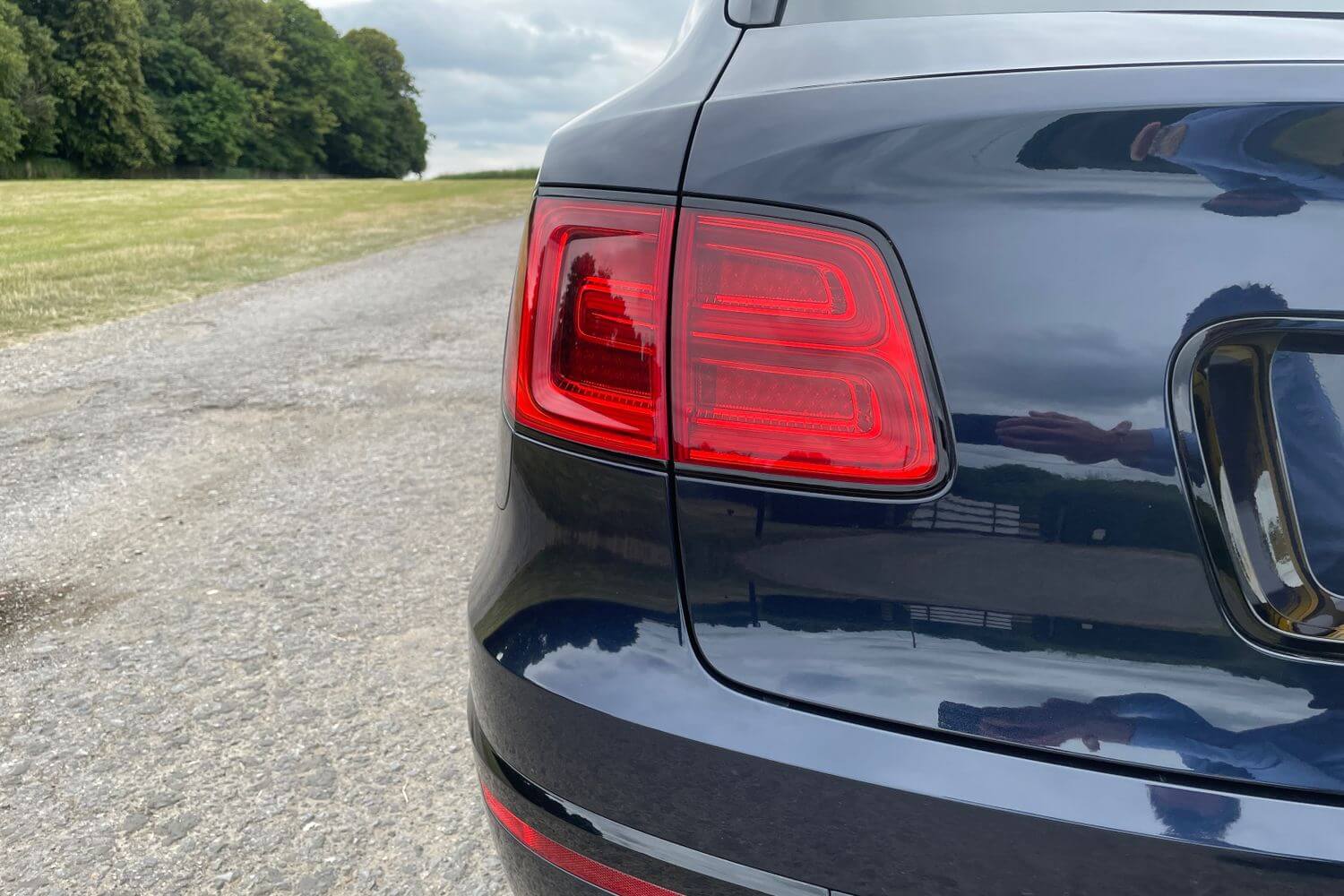 Bentley BENTAYGA thumbnail image number 9