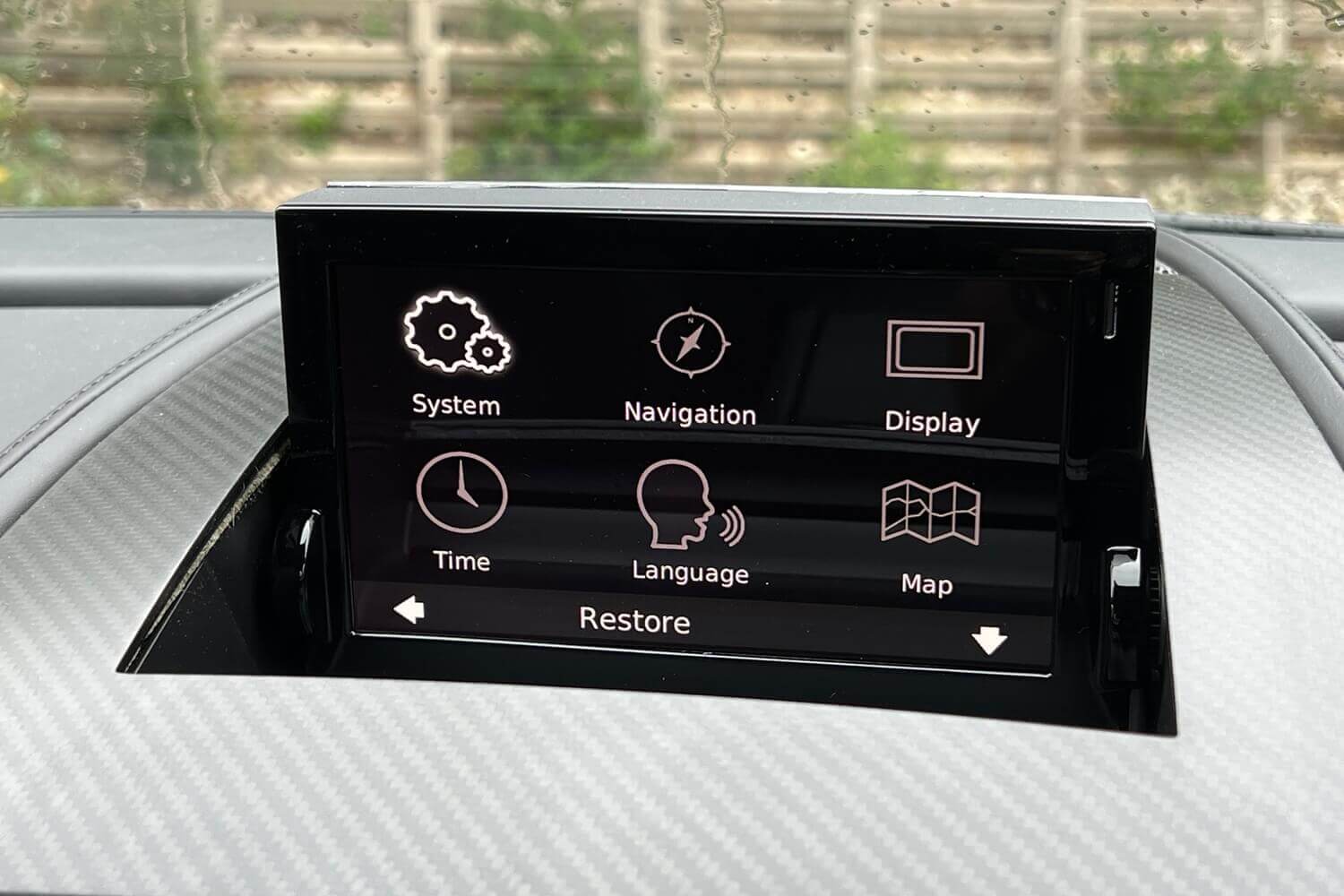 Aston Martin Vantage thumbnail image number 19