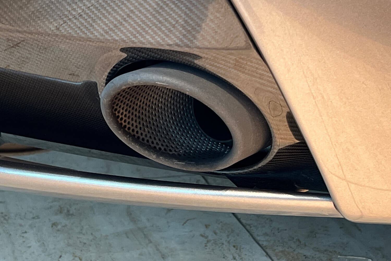 Aston Martin Vantage thumbnail image number 28