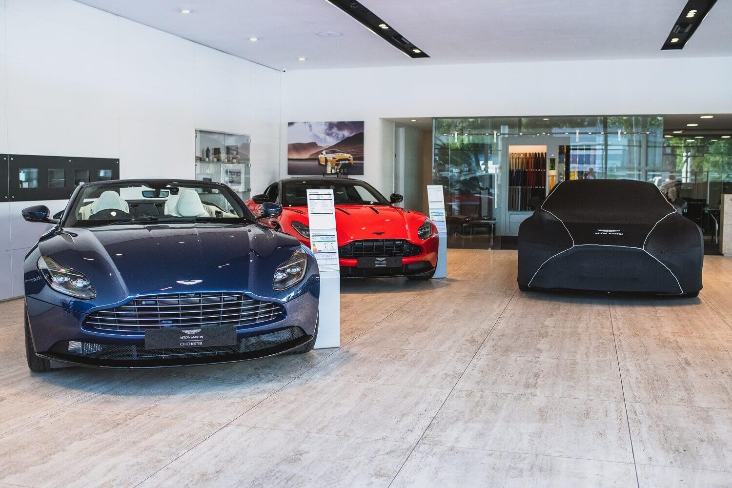 Aston Martin Vantage thumbnail image number 41