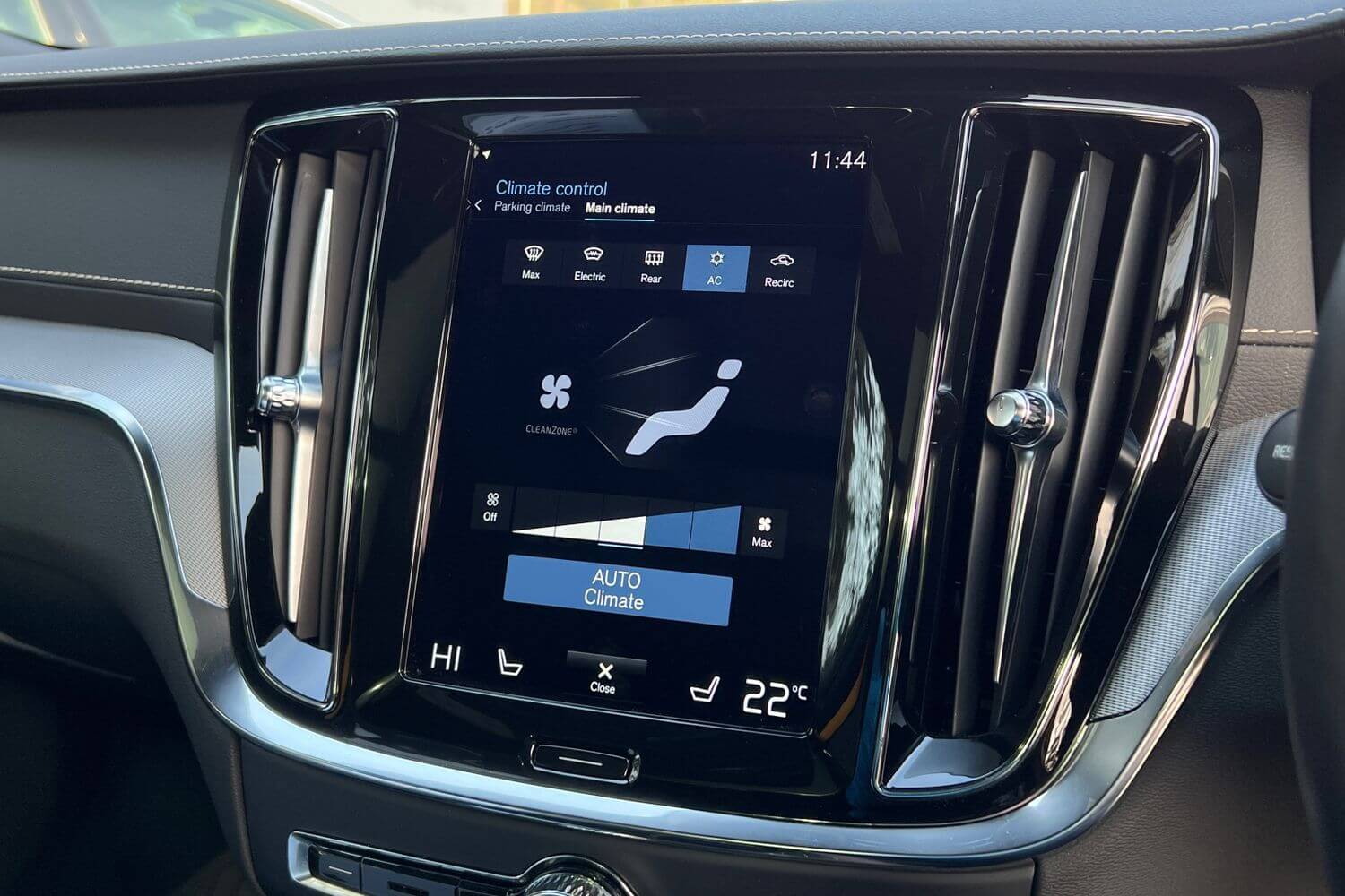 Volvo V60 thumbnail image number 21