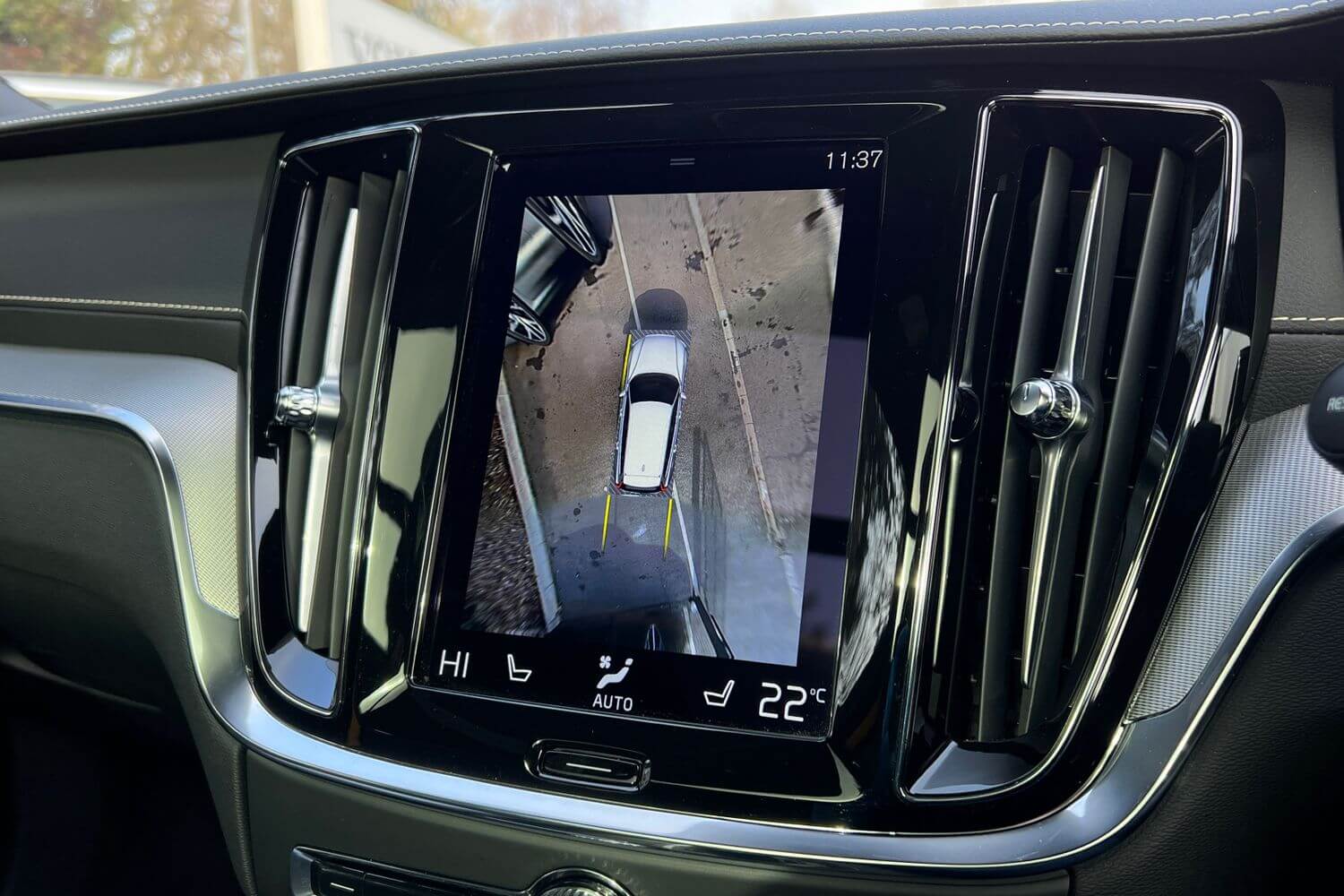 Volvo V60 thumbnail image number 22