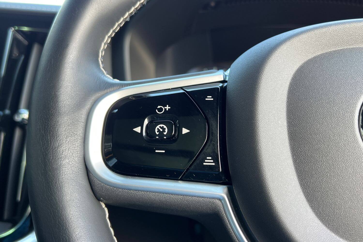 Volvo V60 thumbnail image number 24