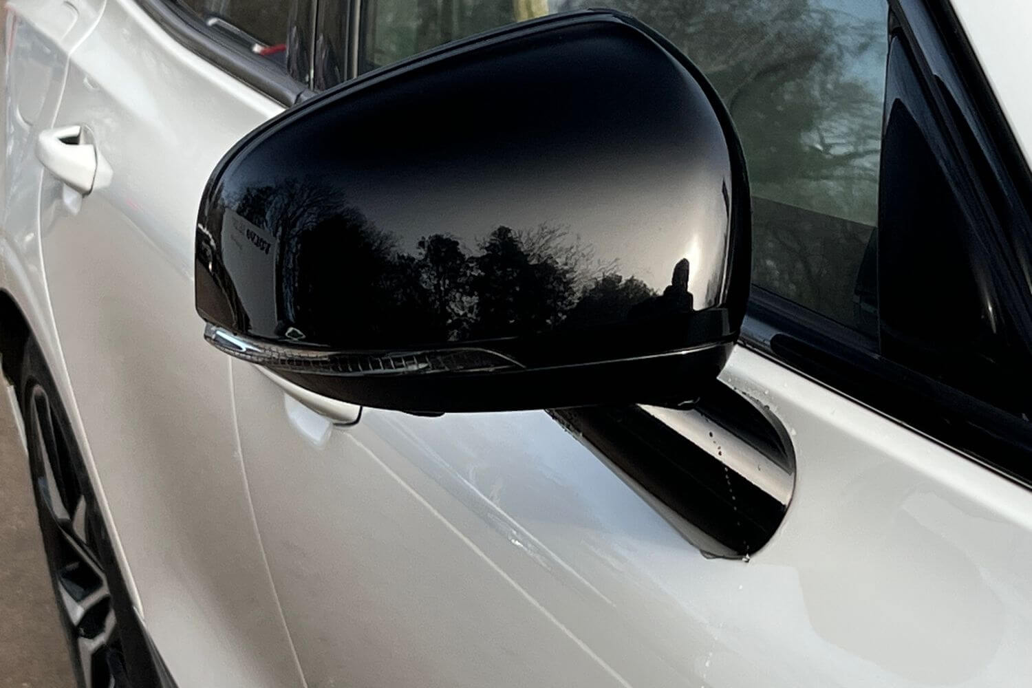 Volvo V60 thumbnail image number 3